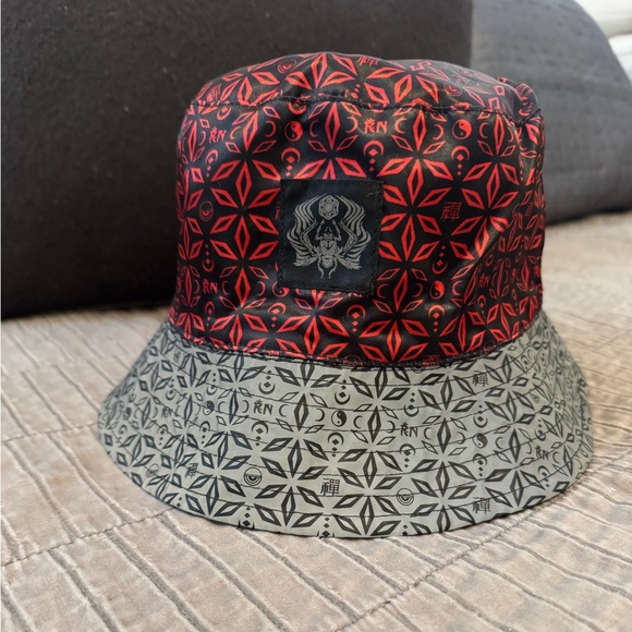 Reflective Reversible Bucket Hat - Rage Nation Geometric Rave - Picture 5 of 5